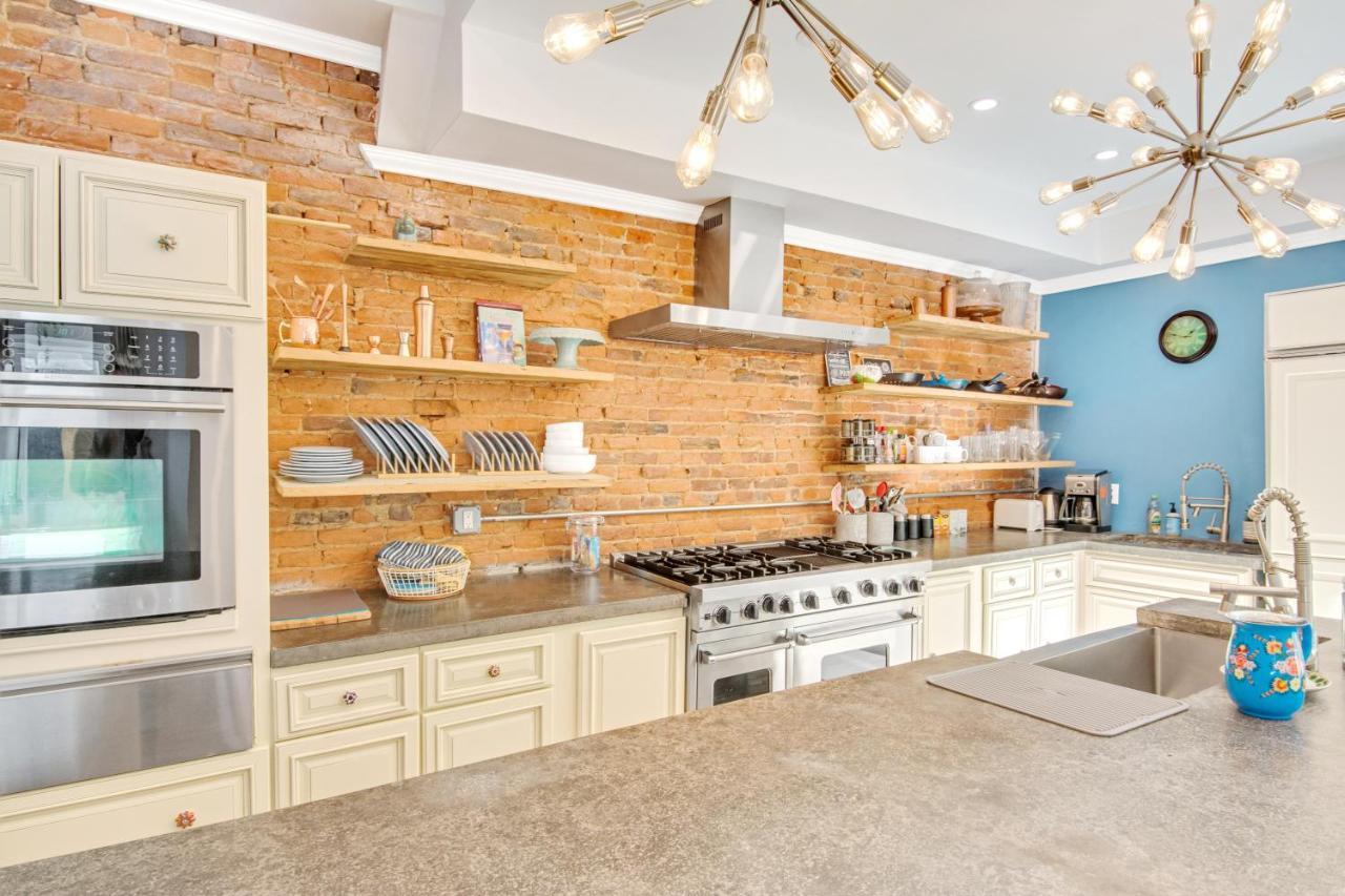 Spacious Oasis - Parking, Private Patio & Roofdeck Apartamento *