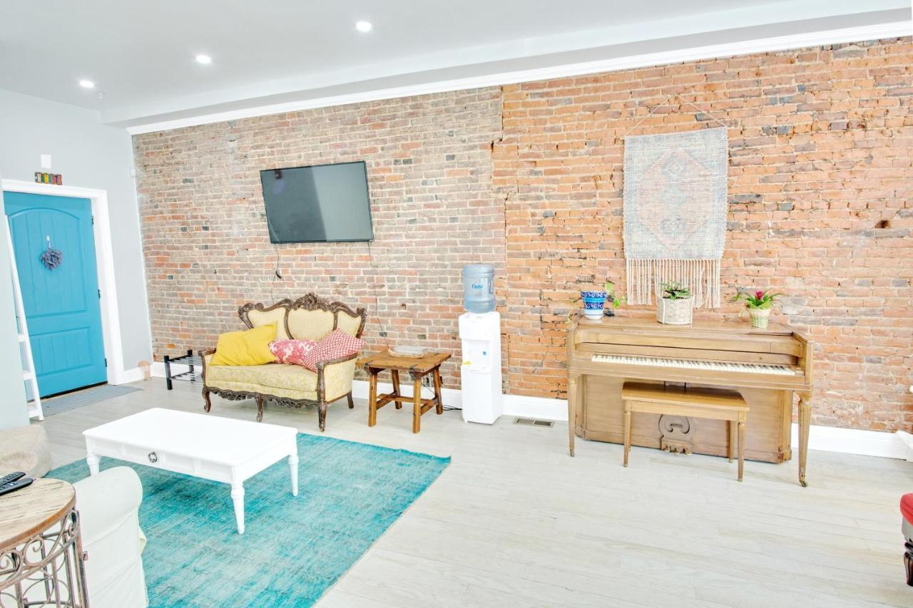 Apartamento Spacious Oasis - Parking, Private Patio & Roofdeck